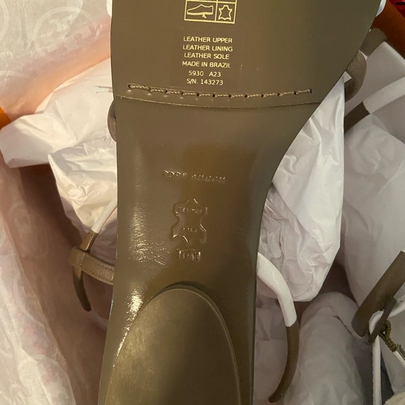 Tory Burch split mignon strappy, flat sandal - Picture 6 of 6